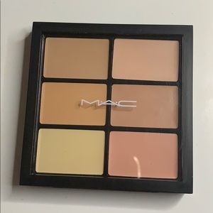 MAC Cosmetics Makeup - Mac concealer palette MAC Cosmetics Makeup - Mac concealer palette